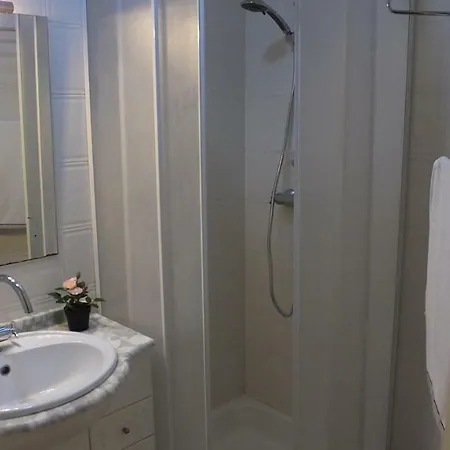 Glamour House Guest house