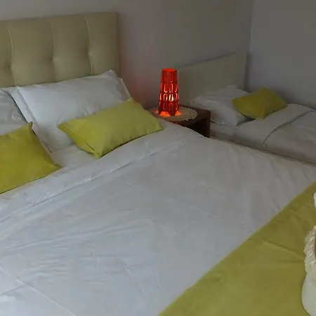 Glamour House